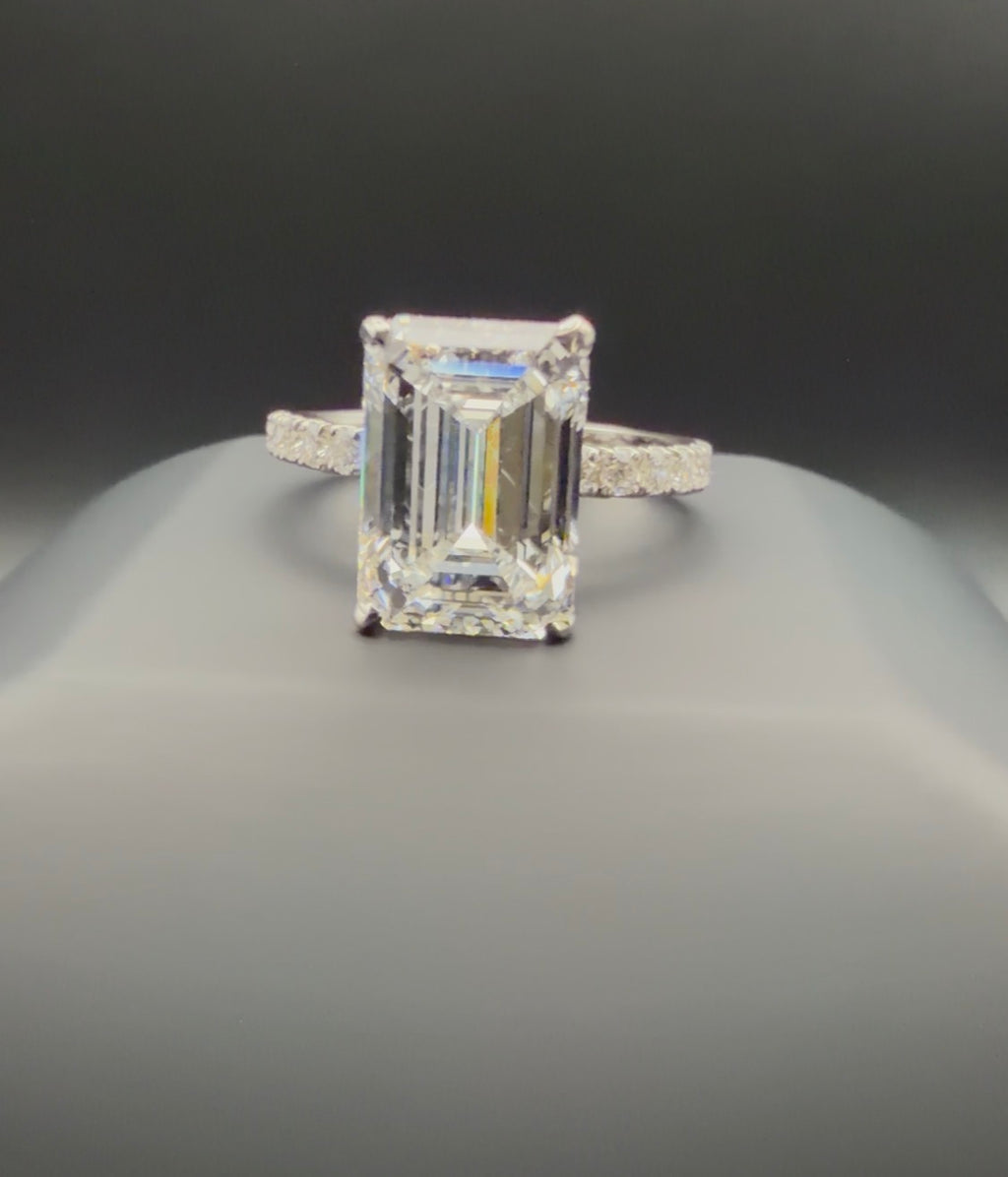 4.6 ct Emerald Lab-Grown Diamond